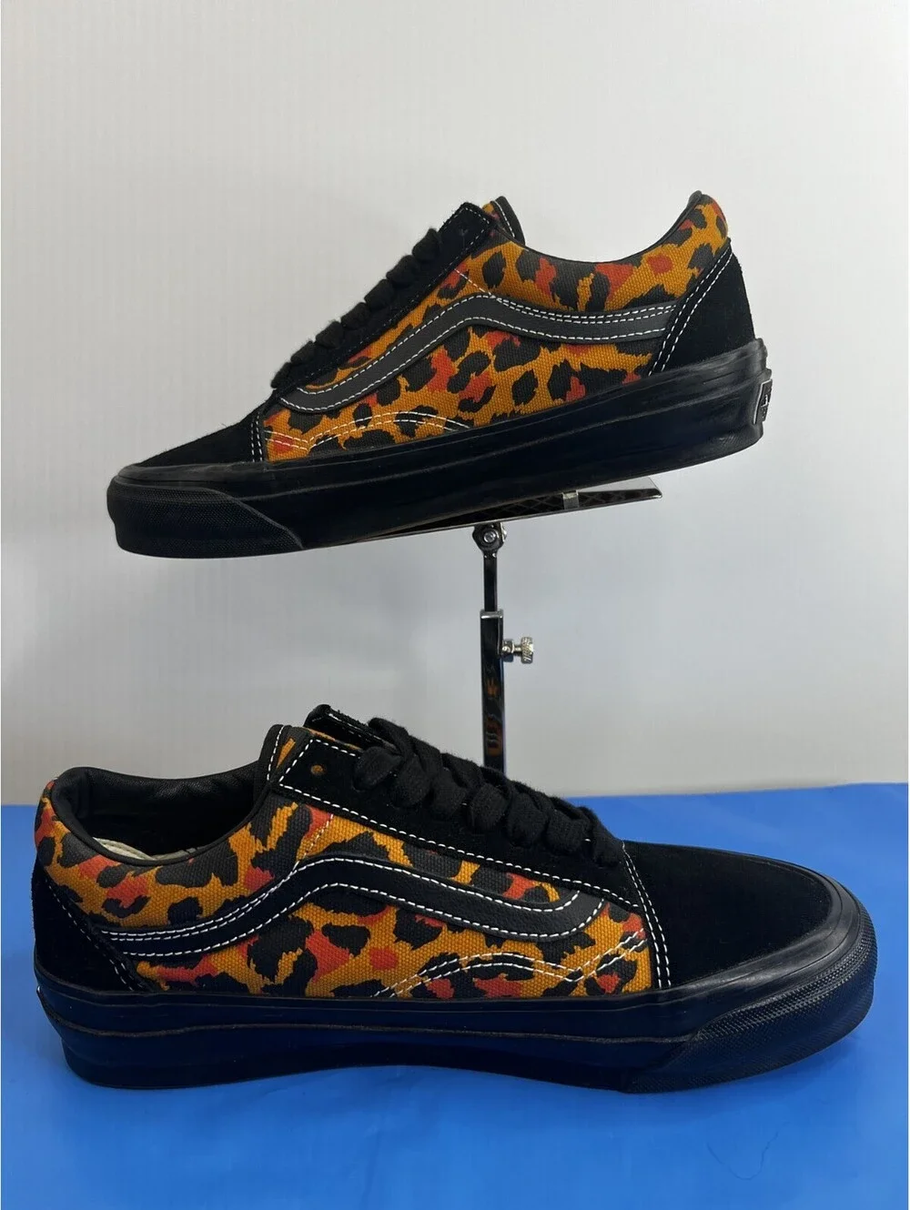 Vans Old Skool Men’s 7.5 Women’s 9 Orange Leopard Animal Print Black Shoes